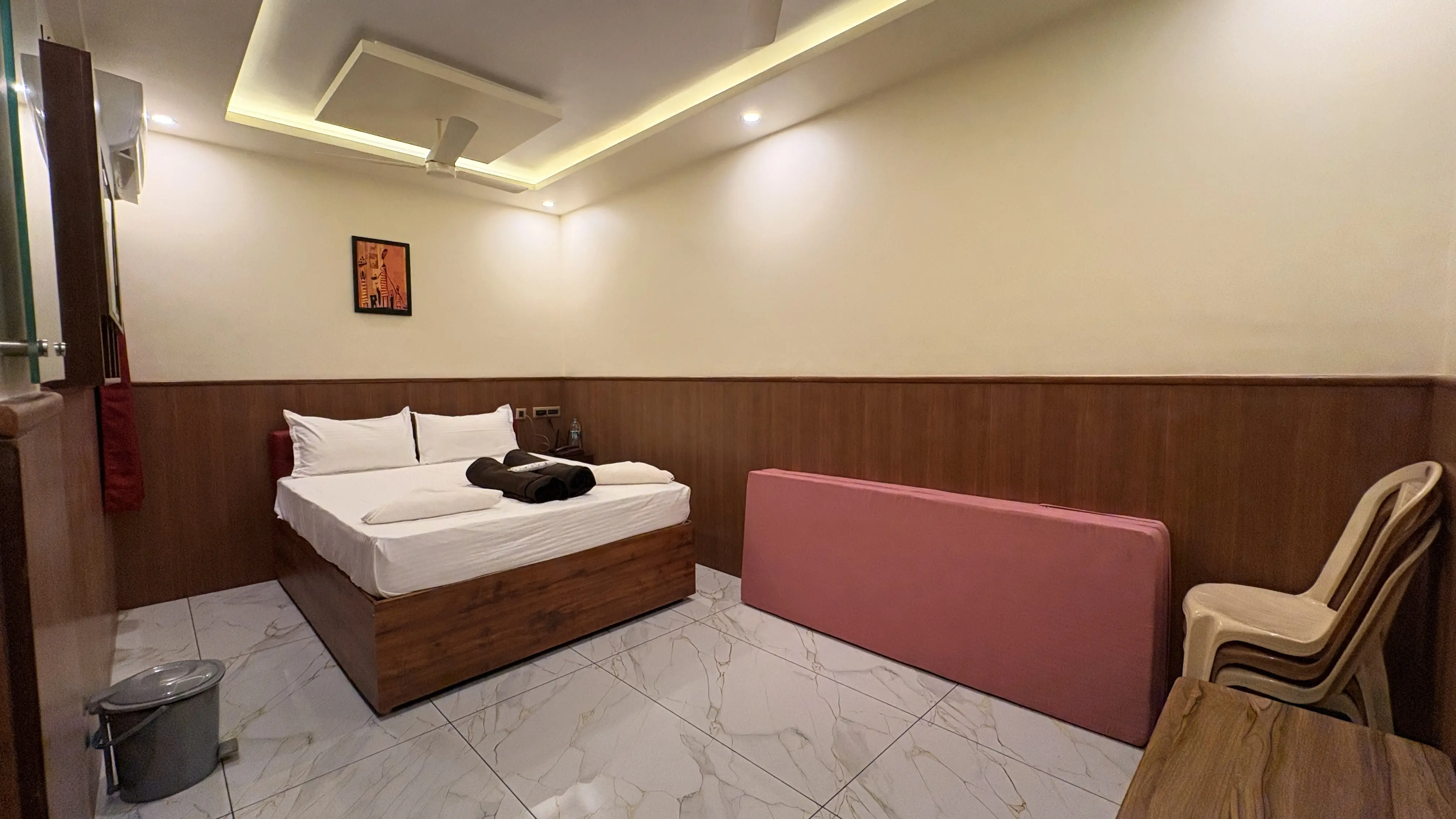 Full Bedroom